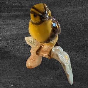 Goebel porcelain Yellow Hammer (also known as "Goldammer" or "Bruant Dore") bird